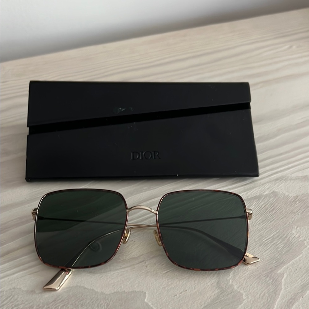 SOLD🌸Dior Gold and Green Sunglasses, PRICE FIRM